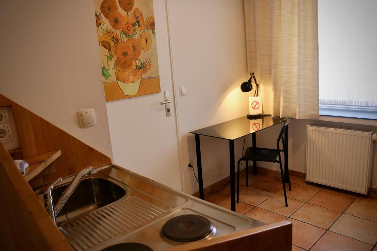 Studio-Apartments & Moeblierte Wohnungen Fuer Monteure Zentral In Мильгейм-на-Руре Экстерьер фото