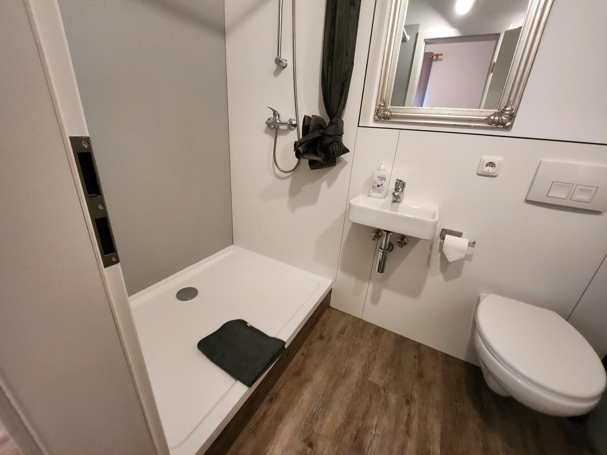 Studio-Apartments & Moeblierte Wohnungen Fuer Monteure Zentral In Мильгейм-на-Руре Экстерьер фото
