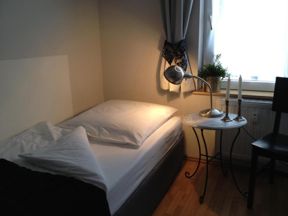 Studio-Apartments & Moeblierte Wohnungen Fuer Monteure Zentral In Мильгейм-на-Руре Экстерьер фото